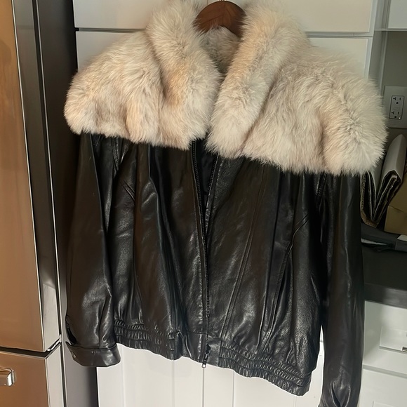 OVERLAND OUTFITTERS leather jacket with white fur - Picture 1 of 5